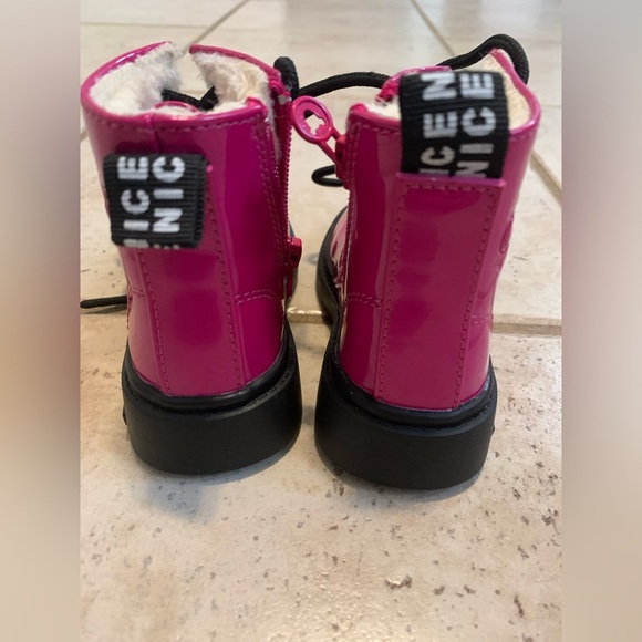 🎀 OVEKOS Hot Pink Patent Fur Lined Toddler Combat Boots EU 20 (4.5/5) - Picture 7 of 9